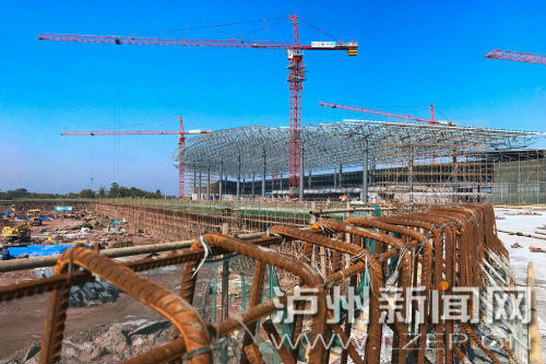 州云龍機(jī)場(chǎng)正全速推進(jìn)建設(shè)，確保7月1日前投入運(yùn)行。 瀘州日?qǐng)?bào)記者 牟科 攝3